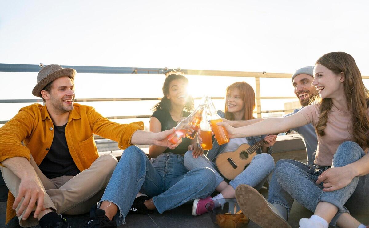 Full shot happy friends with guitar